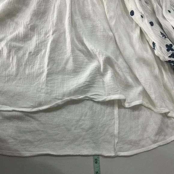 Torrid Size 1 Embroidered Off Shoulder Gauze Top Peasant Smocked Boho Cottage - Picture 5 of 7